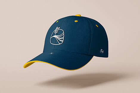 Gorra con logotipo Río Farmers blanca y azul, diseño de merchandising agrario